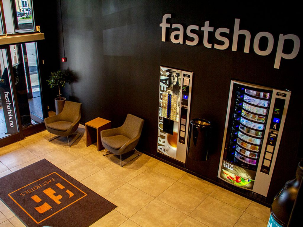 Fast Hotel Svolvær inngangsparti