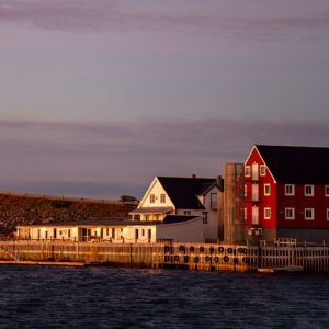 Fast Hotel Henningsvær morning sun